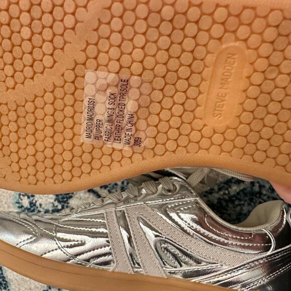 STEVE MADDEN NEW Silver Tennis Shoes Sneakers – Size 8 - Picture 6 of 8